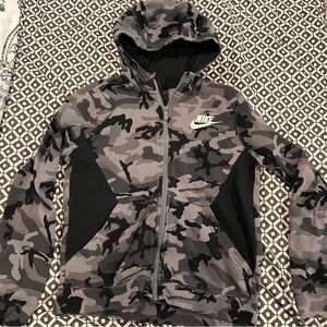 Nike Hoodie Boys Size M